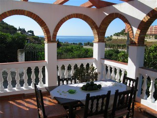 Von der Terrasse haben Sie eine sch�nen Blick auf die Bucht Playa Cabria