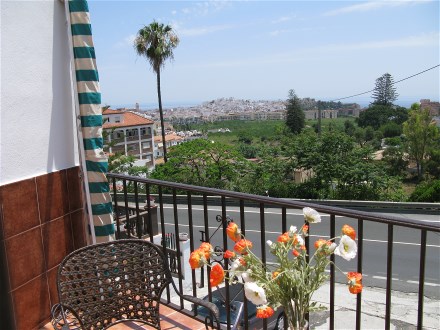 Das Ferienhaus Casa Emires hat eine sonnige Terrasse mit Meerblick